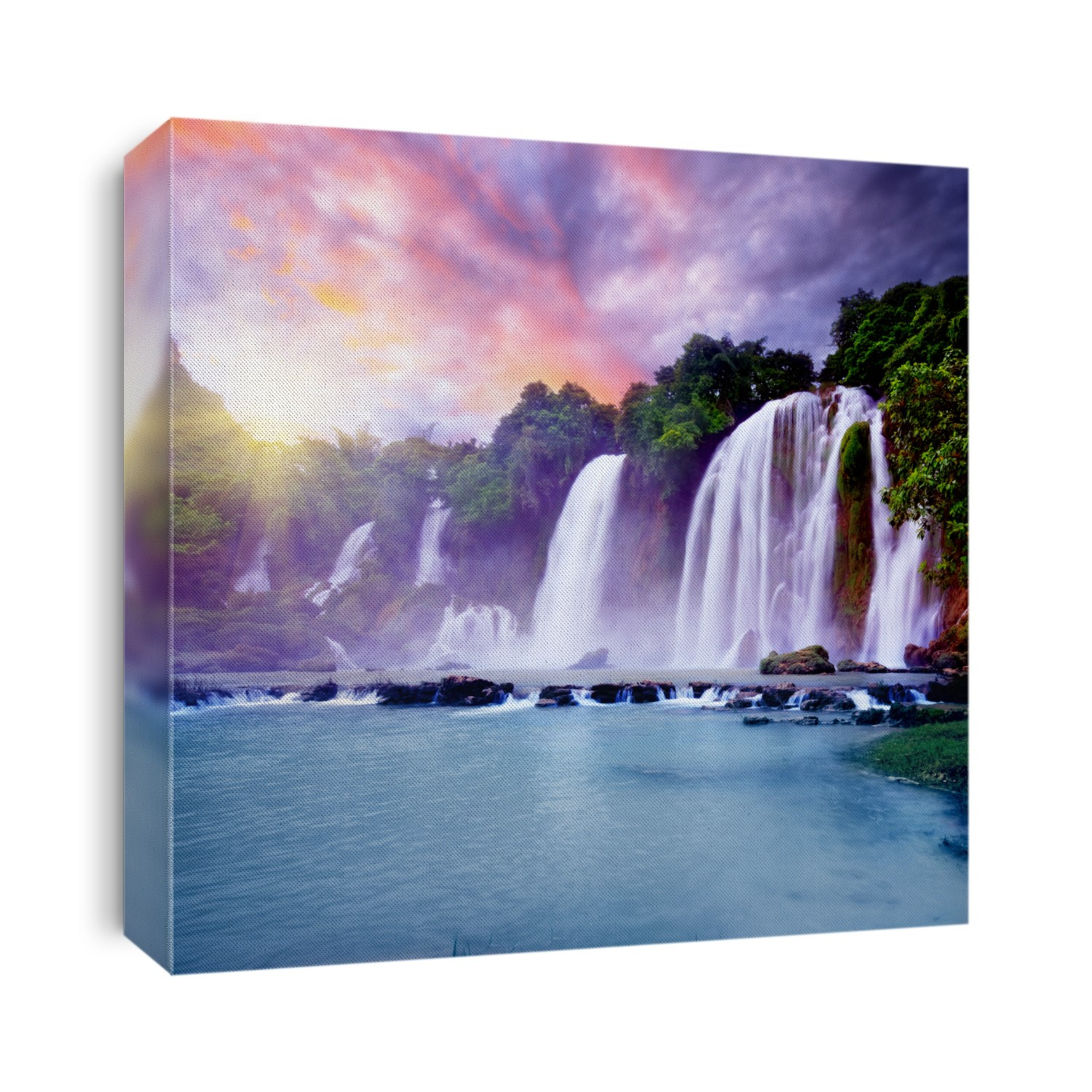 Banyue or Ban Gioc waterfall along Vietnamese and Chinese board.