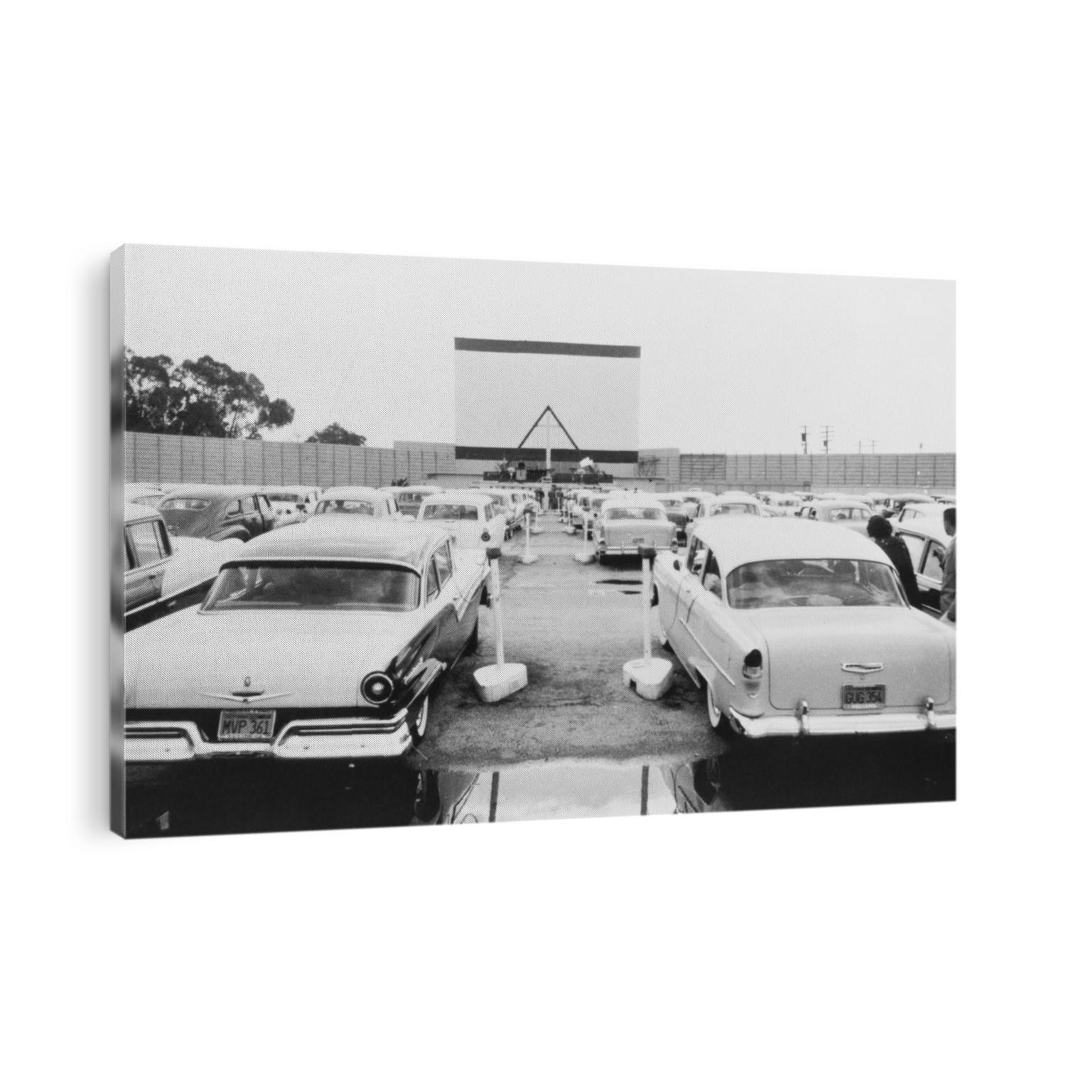 DRIVE-IN MOVIE